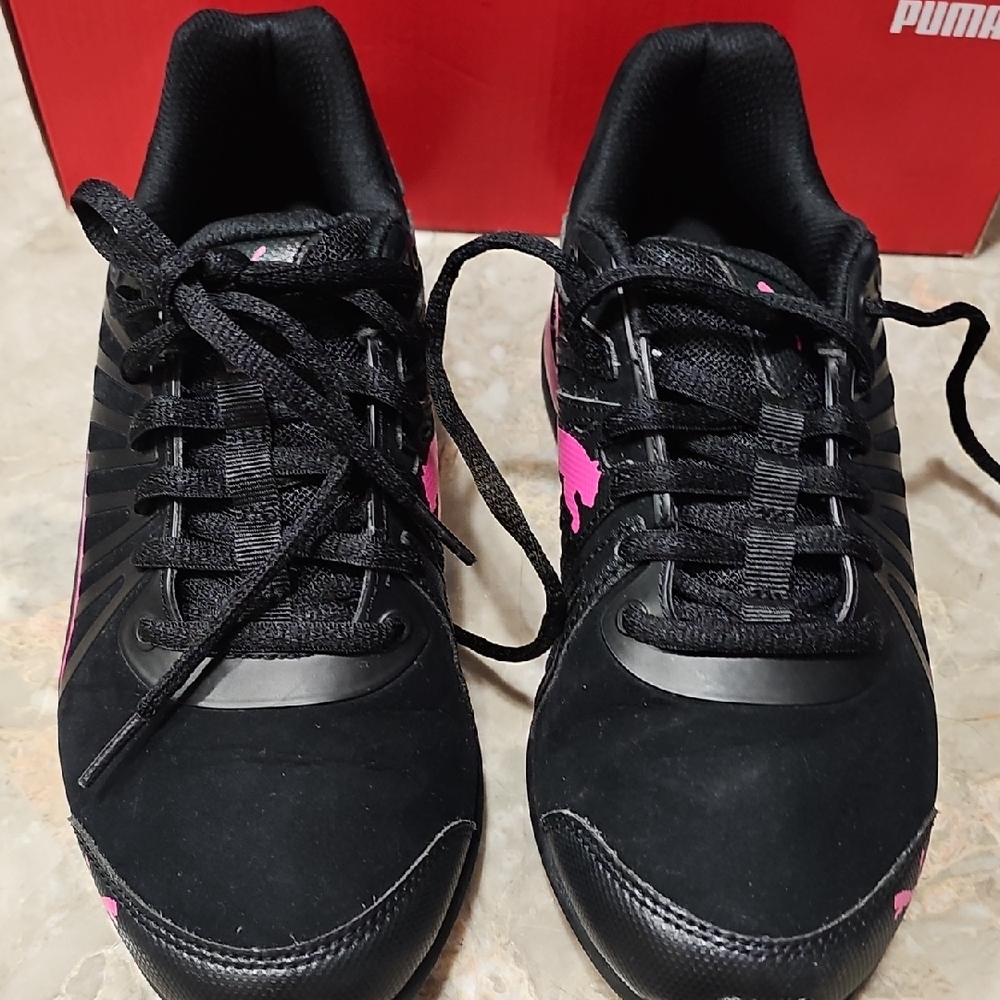 Puma Women's Black and Pink Sneakers